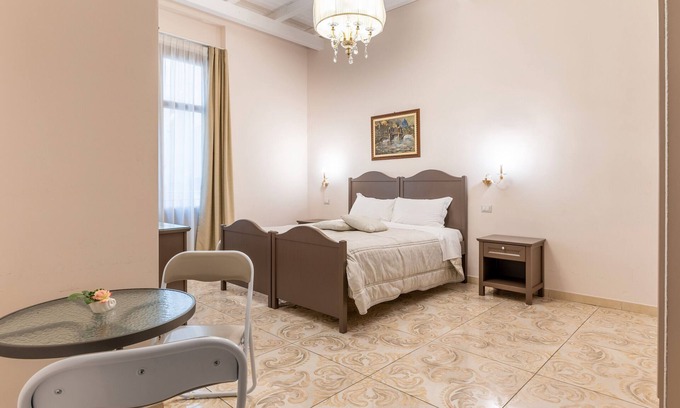 Licata Apartment | Room 'Al Duomo - Camera Doppia' with Shared Terrace, Wi-Fi and Air Conditioning