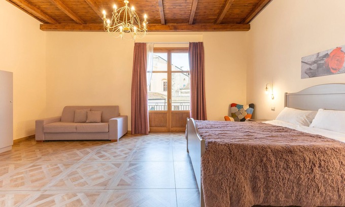 Licata Apartment | Room 'Al Duomo - Camera King Superior' with Shared Terrace, Wi-Fi and Air Conditioning
