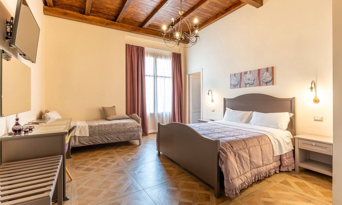 Licata Apartment | Room 'Al Duomo - Camera Tripla' with Shared Terrace, Wi-Fi and Air Conditioning