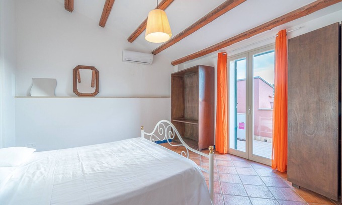 Syracuse Apartment | Room 'Al Palmento Relais - Chardonnay R10' with Shared Pool, Wi-Fi and Air Conditioning