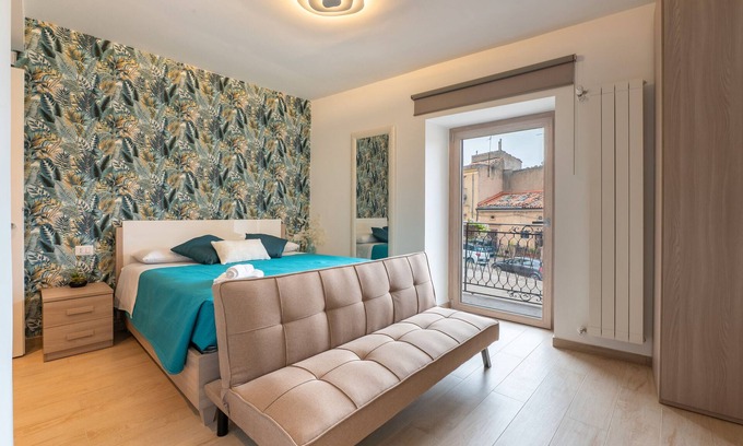 Mistretta Apartment | Room 'Camera 1' with Mountain View, Wi-Fi and Air Conditioning