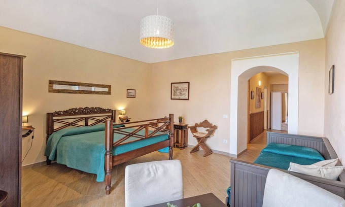 Meta Apartment | Room 'Caruso' with Shared Terrace, Wi-Fi and Air Conditioning