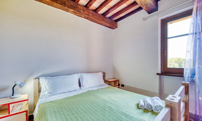 Montefalco Apartment | Room 'Casale Rialto - Corcurione' with Shared Garden, Wi-Fi and Air Conditioning