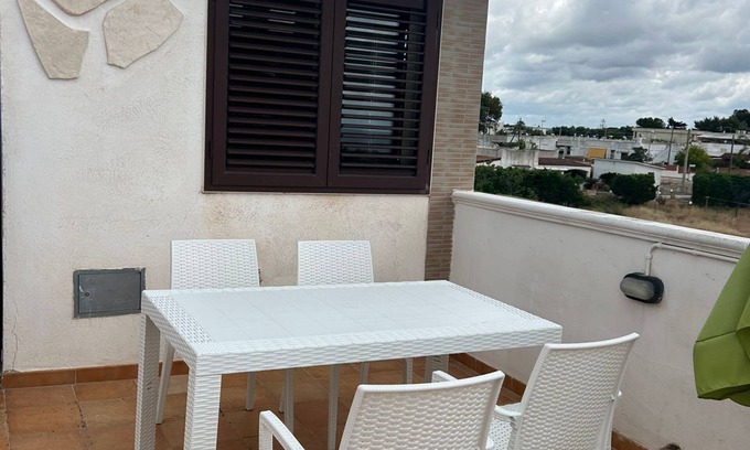 Leporano Marina Apartment | Room 'Dalia' with Sea View, Shared Terrace and Wi-Fi