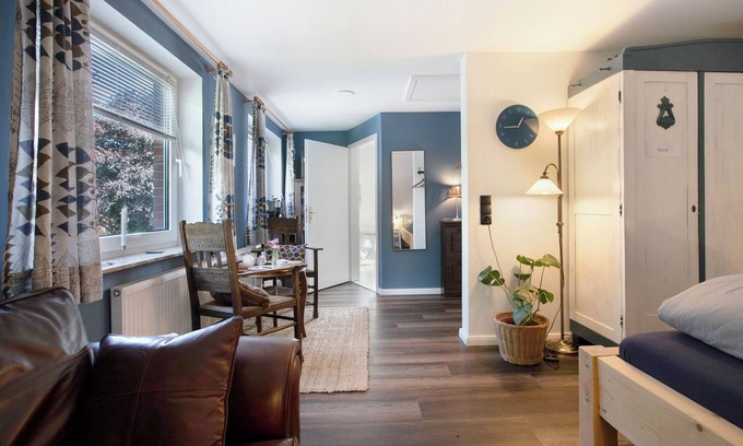 Olderup Apartment | Room 'Ferienappartement Lillesoster' with Shared Terrace, Shared Garden and Wi-Fi