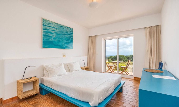 Aljezur Apartment | Room 'Fevereiro' with Sea View, Shared Pool and Wi-Fi