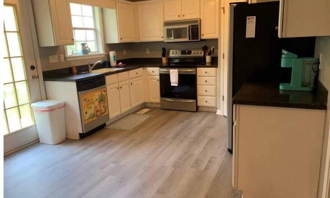 Northport House | Room for Everybody: Guest Rated 10/10 with Pool & Kitchen