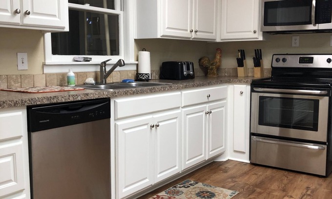 Canyon House | Spacious Accommodations for Everyone - Rated 9.8/10!