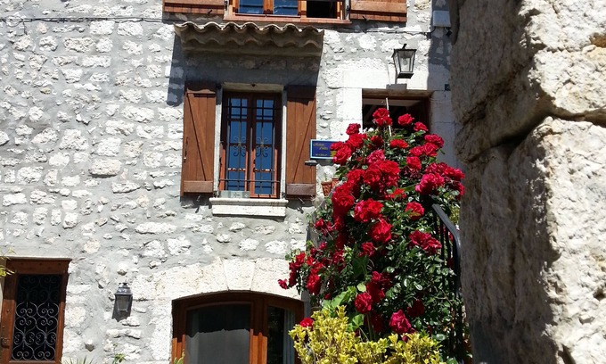 Coursegoules House | Romantic Retreat at Room for Lovers Coursegoules