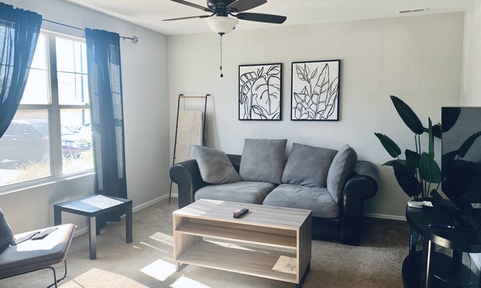 Stratmoor House | Cozy Room for Rent in Relaxed Townhome Near Ft Carson