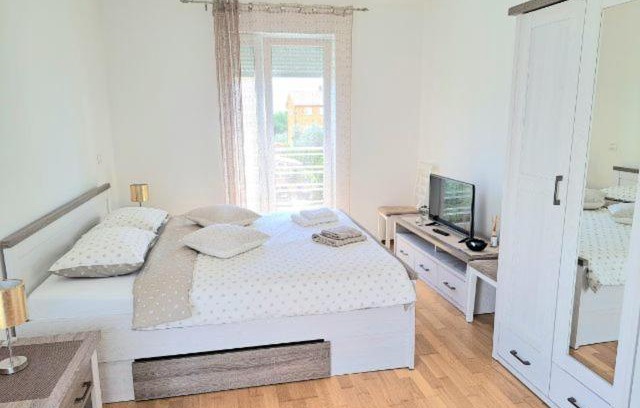 Rovinjsko Selo Apartment | Room Gabi: Guest Rated 10/10 with Family-Friendly Amenities