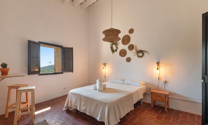 Tordera Apartment | Room 'Habitaciòn 1' with Sea View, Shared Terrace and Wi-Fi