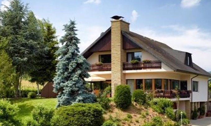 Lieser Apartment | Cozy Room at Guesthouse Marquardt with Breakfast Included