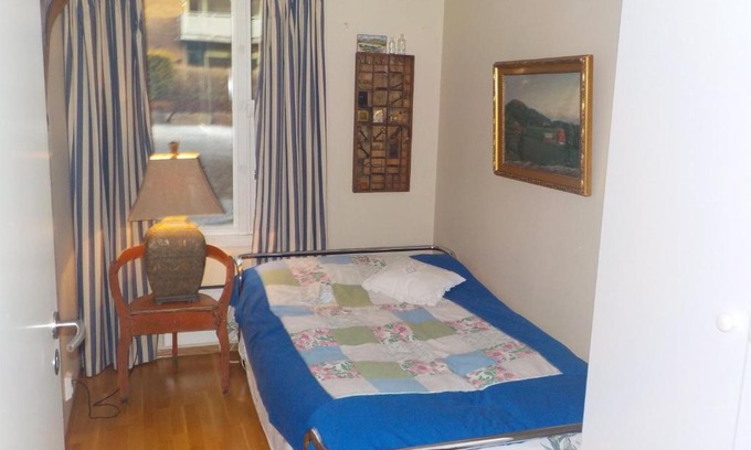 Tonsberg House | Cozy Flat Room with Ocean View and Hot Tub Access