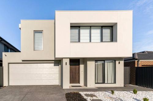 Maddela Apartment | Room in a Modern Home in keysborough