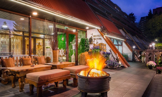 Maritsa Bed & Breakfast | Cozy Room at Hotel Moura with Pool & Breakfast Included