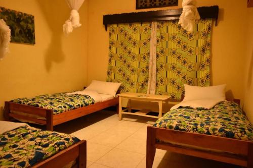 Musanze House | Comfortable Triple Room at Amahoro Guest House