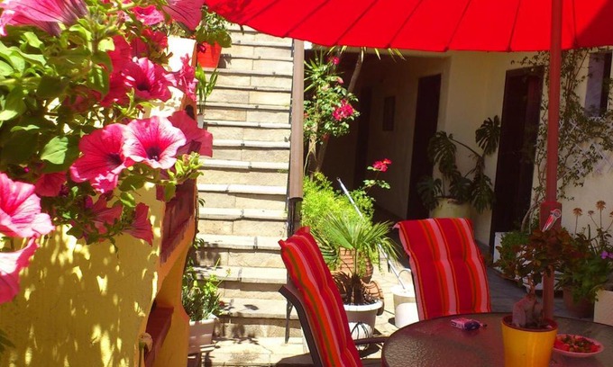 Neos Marmaras House | Cozy Stay at Hotel Petunia, Neos Marmaras: Family & Pet Friendly