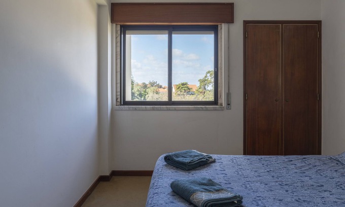 Santa Maria e Sao Miguel House | Cozy Double Bedroom in Sintra Centre Near Olga Cadaval