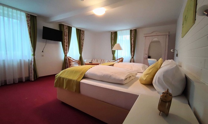Hundsbach Bed & Breakfast | Cozy Pension Forelle Double Room - Family-Friendly Retreat