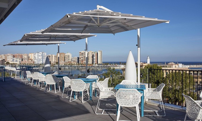 Ensanche Centro Hotel | Elegant Room Mate Valeria Hotel with Pool & Spa Amenities