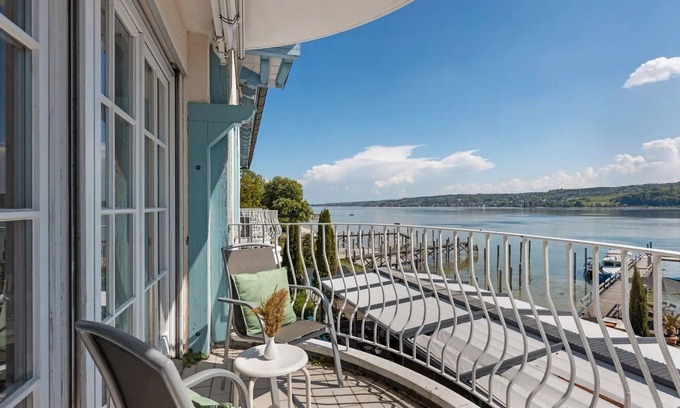 Reichenau Apartment | Room 'Mit Seeblick Und Balkon' with Lake View, Shared Terrace and Wi-Fi