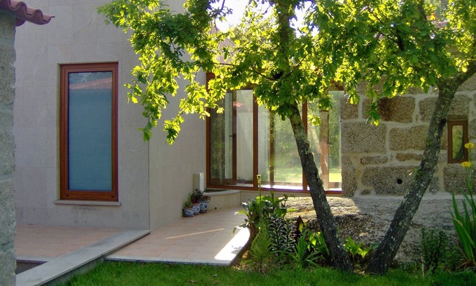Santa Comba Dao House | Experience Serenity at Vale Martinho Zen B&B with Breakfast
