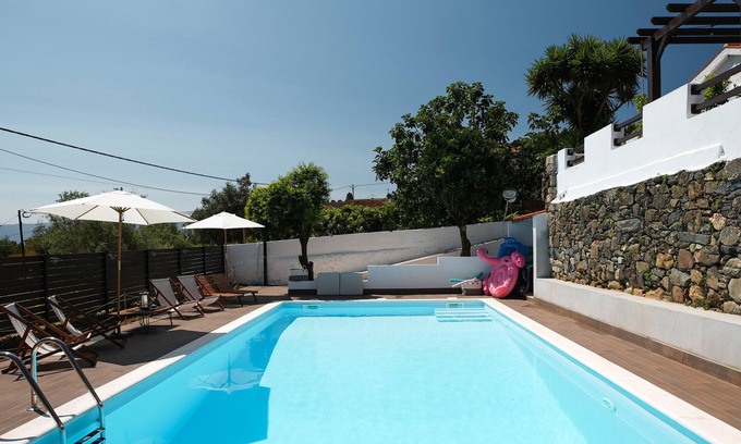 Vila Nova de Poiares Apartment | Cozy Room 'Quartinho Do Chafariz' with Mountain View & Wi-Fi