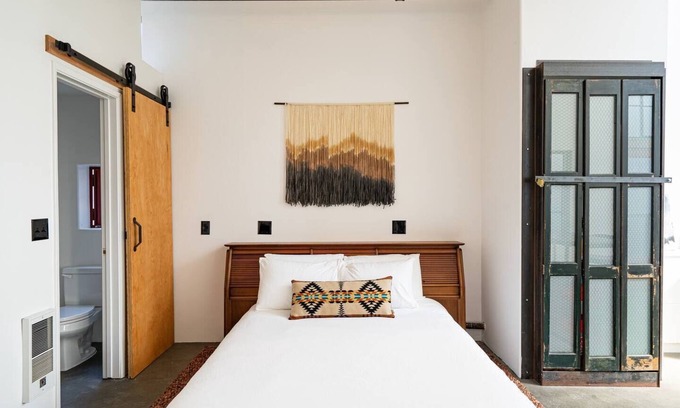 Little Italy Apartment | Top-Rated Room R at The Dutra Inn - Enjoy Breakfast & Kitchen