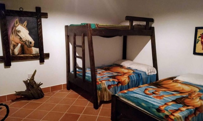 Guarne Bed & Breakfast | Inviting Room Rafael with Spa and Breakfast Included