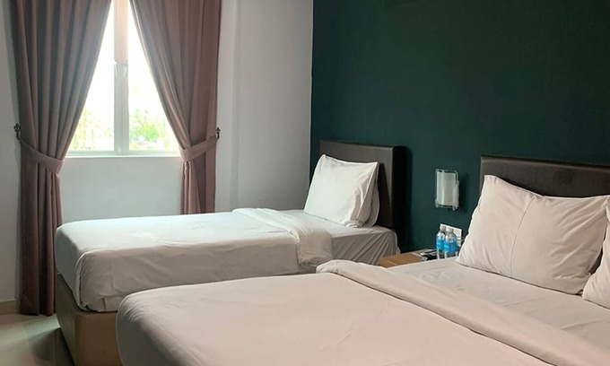 Batu Pahat Hotel | Discover Room V @ Jalan Megat: Family-Friendly Comfort
