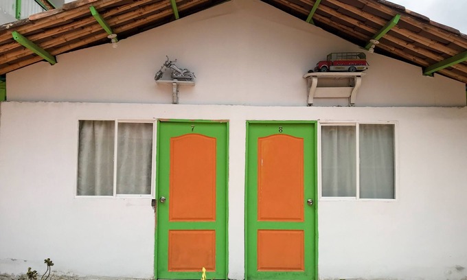 Pereira House | Comfortable Family Room with Pool and Breakfast Included
