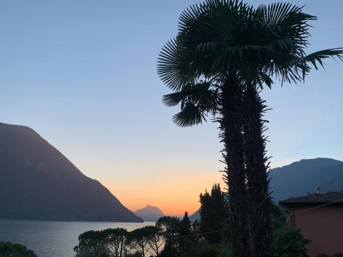 Cressogno House | Scenic Room with a View and Relaxing Hot Tub Awaits