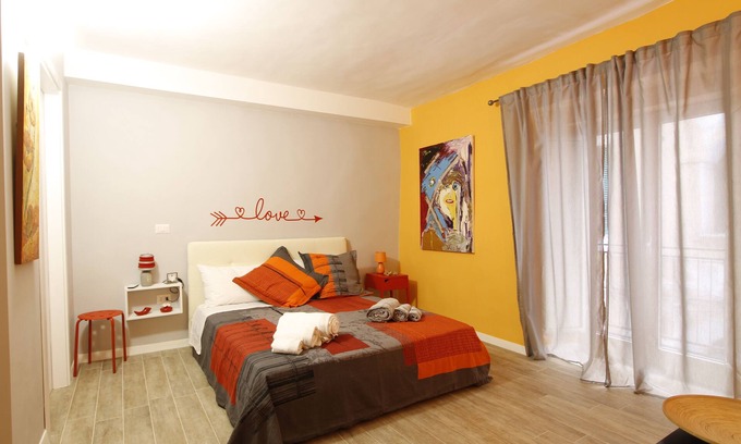 Montecalvario Apartment | Discover the NZIRIA of the Old Town: Spa & Hot Tub Retreat