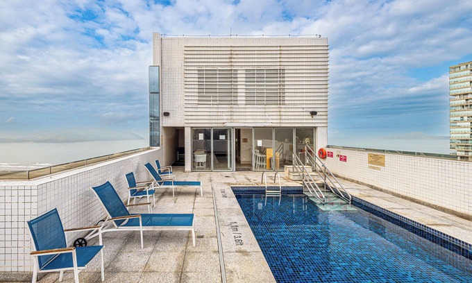 Pompeia Apartment | Relaxing Oceanfront Escape at Roomo Santos - Rated 9/10