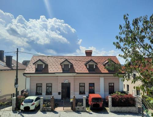 Postojna Bed & Breakfast | Discover Rooms Čehovin: Pet-Friendly Stays Await You