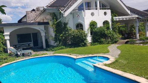 Ljubljana House | Rooms Adax with huge Garden, Swimming Pool and BBQ
