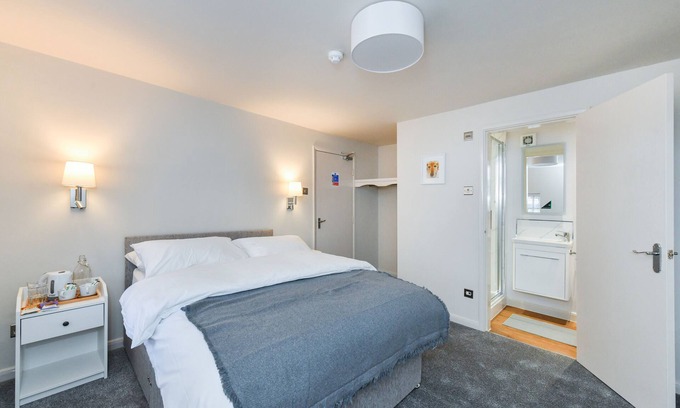 Newark House | Highly Rated Rooms at Rolleston with Family-Friendly Amenities