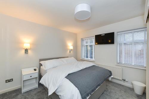 Newark House | Pet-Friendly Rooms at Rolleston: Guest Rated 9/10
