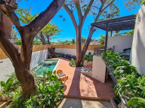 Crucecita Apartment | Relaxing Rooms in Huatulco with Pool and Hot Tub Access