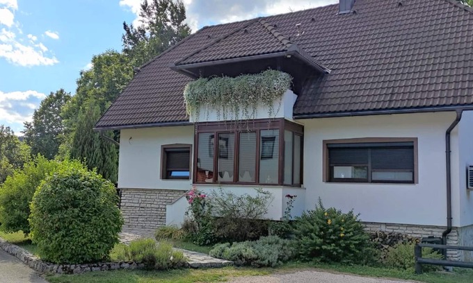 Mukinje Apartment | Discover Rooms Radmila: Family-Friendly Stay in Plitvice