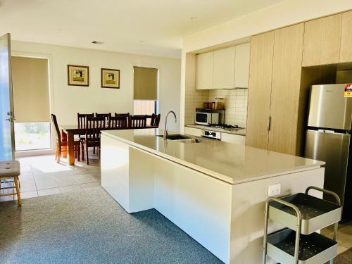 St. Albans House | Rooms to share In heart of Asian Vietnamese area