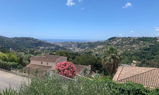 Saint-Andre-de-la-Roche Bed & Breakfast | Cozy Rooms with Kitchen at S'of Bdans Villa Near Nice