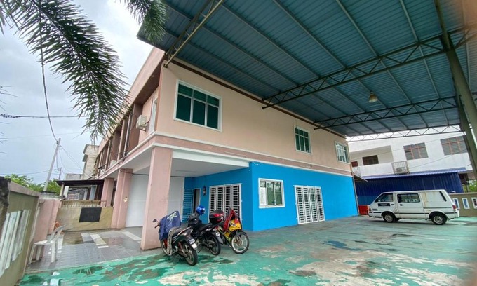 Kampung Telaga Batin Hotel | Budget-Friendly Stay at Roomstay Gemilang with Breakfast