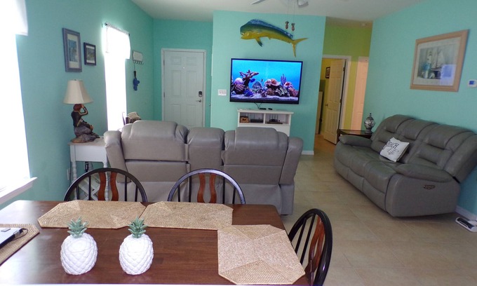 Orange Beach Villa | Pet-Friendly 2 Bed, 2 Bath Retreat Near Beach & Wharf