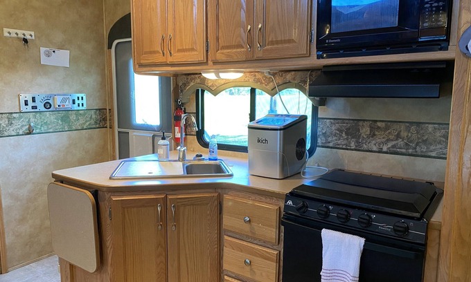 Combs House | Spacious 3 Bed RV Near White River - Pet Friendly Retreat