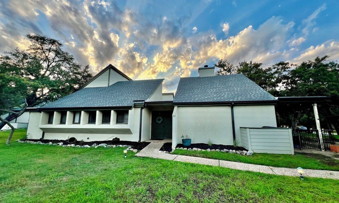 Lakeway House | Pet-Friendly Retreat: Spacious 3BR near Lake Travis