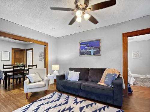 Des Moines House | Spacious 4BR Family Retreat Near Drake with Huge Yard