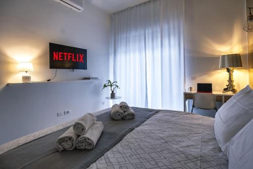 Loreto Apartment | Roomy 6 Guests, City Launchpad, 30mts to Loreto M1 M2