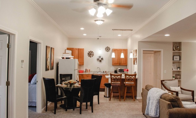 Floyd Apartment | Spacious Downtown Floyd Apartment with Breakfast Included